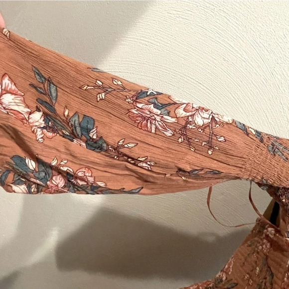 Billabong size xs off shoulder floral shirt - Picture 3 of 10